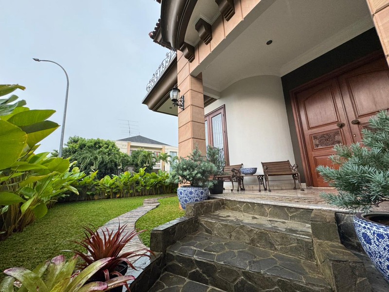 Rumah Castle Puspita Loka Bsd City