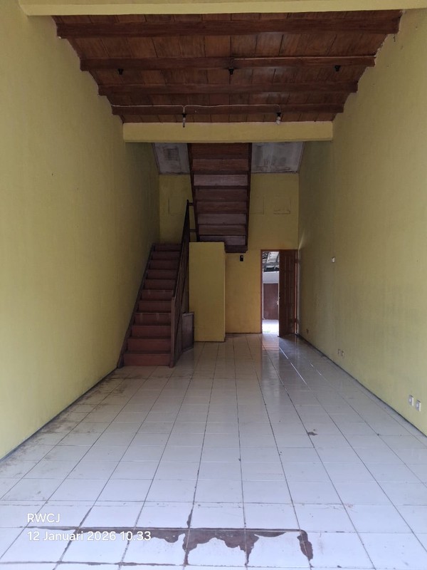 Disewakan Ruang Usaha Strategis 2 Lantai di Jalan Laksda Adisucipto , Pusat Keramaian, Caturtunggal, Depok, Sleman