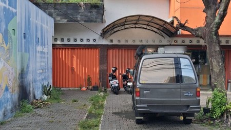 Disewakan Ruang Usaha Strategis 2 Lantai di Jalan Laksda Adisucipto , Pusat Keramaian, Caturtunggal, Depok, Sleman