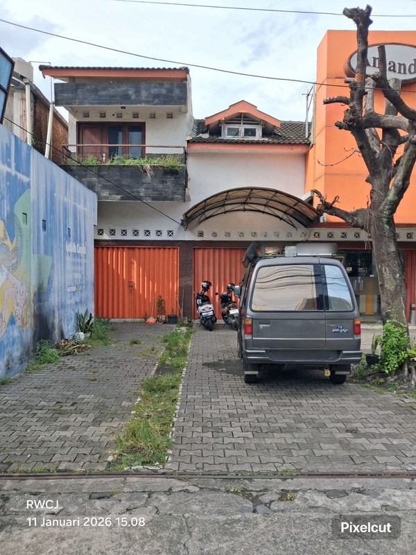 Disewakan Ruang Usaha Strategis 2 Lantai di Jalan Laksda Adisucipto , Pusat Keramaian, Caturtunggal, Depok, Sleman