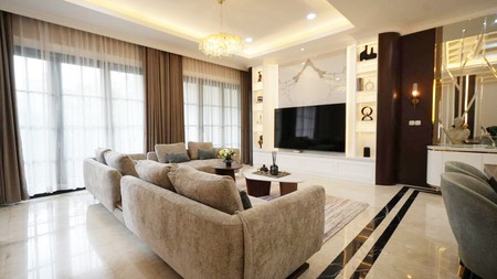 Rumah hoek dengan pool di Puri Bintaro Jaya Sektor 9