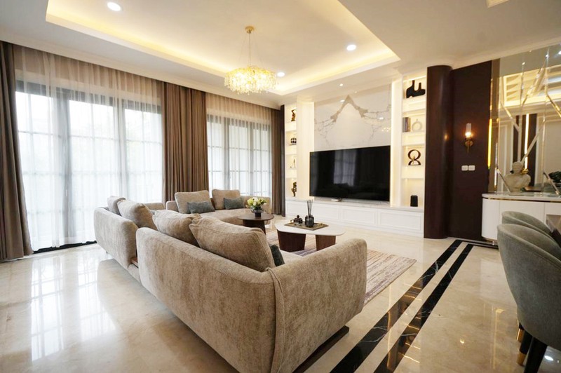 Rumah hoek dengan pool di Puri Bintaro Jaya Sektor 9