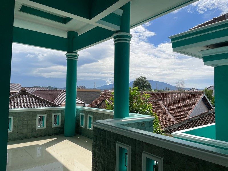 Rumah mewah dua lantai dijalan Sultan Haji Sepan Jaya Kedaton Bandarlampung