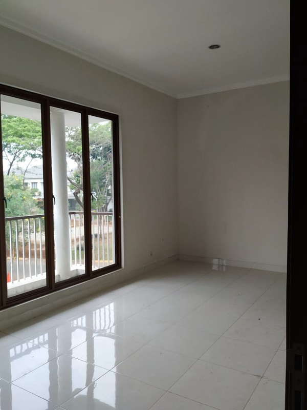 Disewakan Rumah  Bagus Siap Huni Di Cluster Discovery Fiore Bintaro Jaya