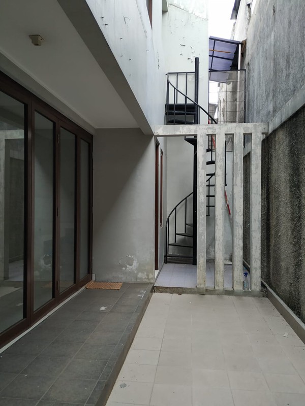 Disewakan Rumah  Bagus Siap Huni Di Cluster Discovery Fiore Bintaro Jaya