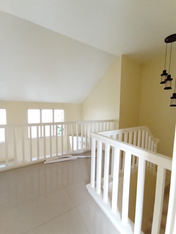 Disewakan townhouse cantik dan Full furnish di Taman Paris 1 - Lippo Karawaci