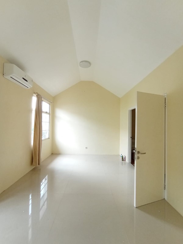Disewakan townhouse cantik dan Full furnish di Taman Paris 1 - Lippo Karawaci