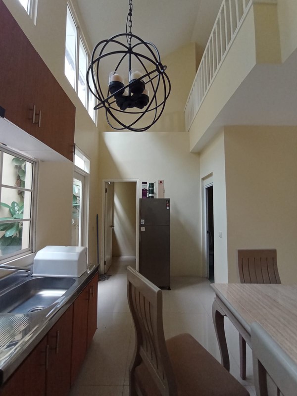 Disewakan townhouse cantik dan Full furnish di Taman Paris 1 - Lippo Karawaci
