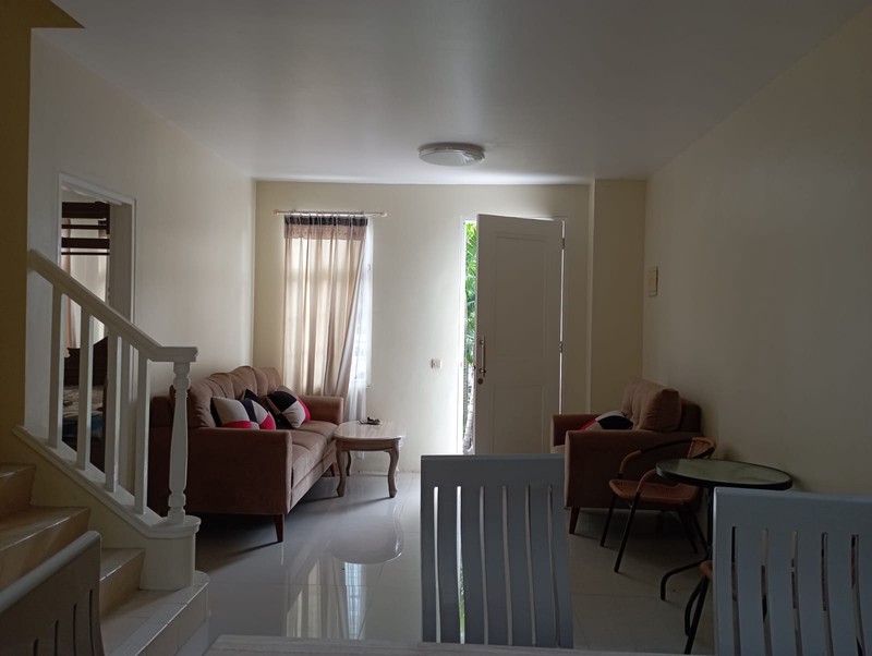 Disewakan townhouse cantik dan Full furnish di Taman Paris 1 - Lippo Karawaci