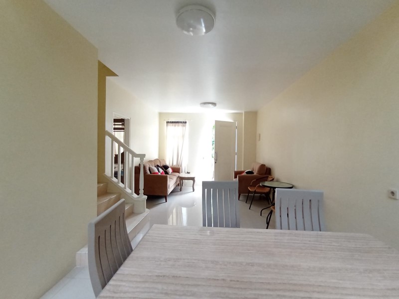 Disewakan townhouse cantik dan Full furnish di Taman Paris 1 - Lippo Karawaci