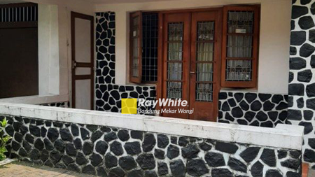 Rumah Jalan Brantas di Sayap Riau