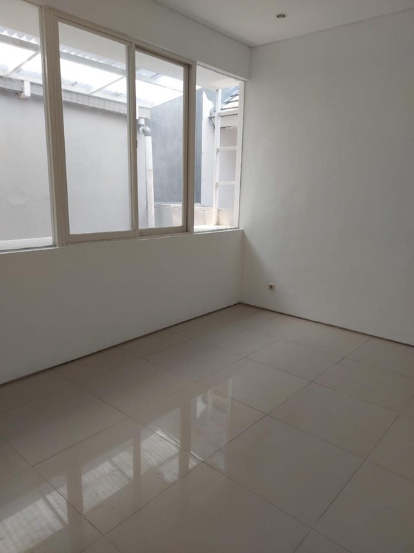 SEWA RUMAH ROYAL RESIDENCE MONTICELLO