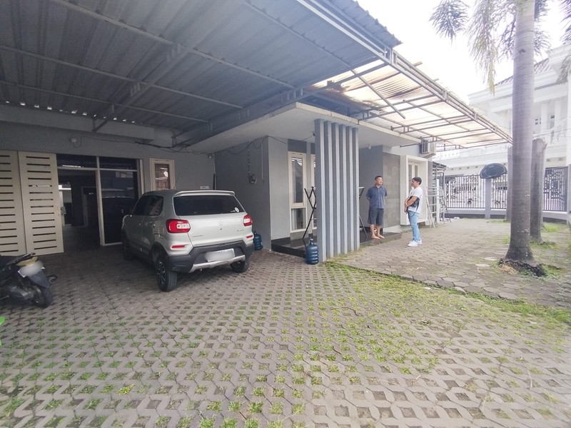 Dijual Rumah Mewah Luas 1158 Meter Persegi Cocok untuk Hunian, Kantor, atau Gudang, Trihanggo, Gamping, Sleman