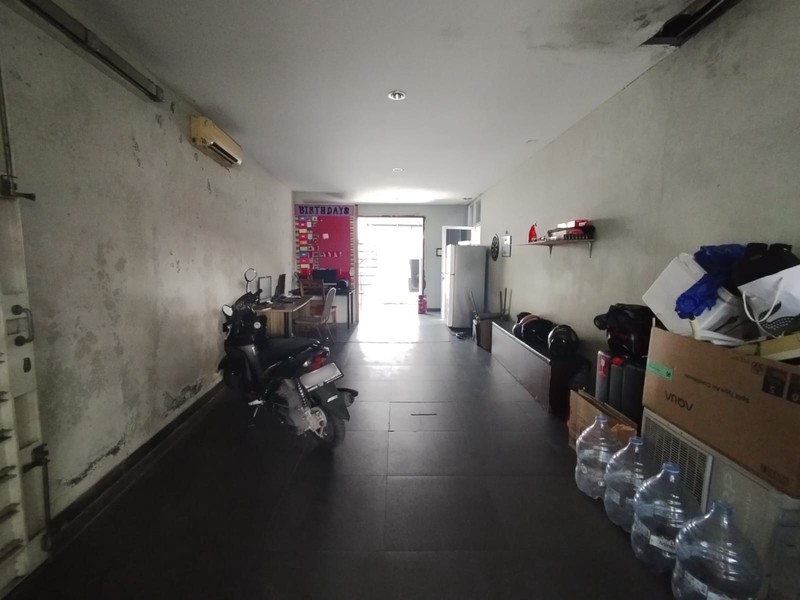 Dijual Rumah Mewah Luas 1158 Meter Persegi Cocok untuk Hunian, Kantor, atau Gudang, Trihanggo, Gamping, Sleman