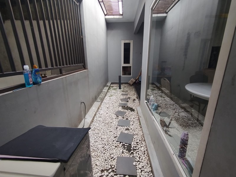 Dijual Rumah Mewah Luas 1158 Meter Persegi Cocok untuk Hunian, Kantor, atau Gudang, Trihanggo, Gamping, Sleman