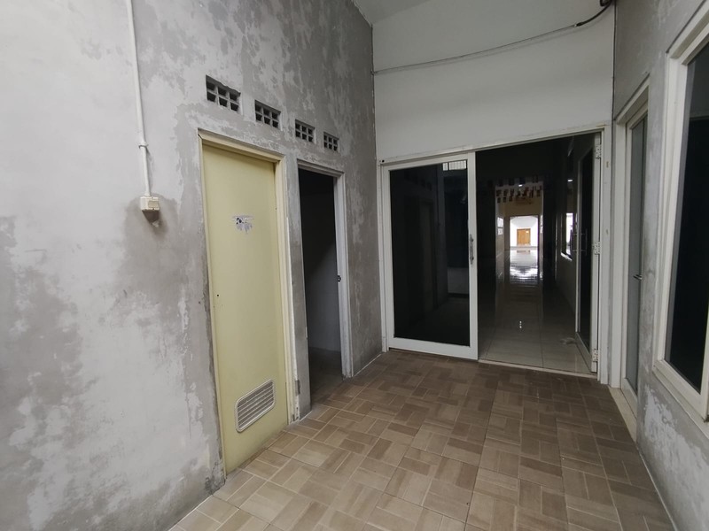 Dijual Rumah Mewah Luas 1158 Meter Persegi Cocok untuk Hunian, Kantor, atau Gudang, Trihanggo, Gamping, Sleman