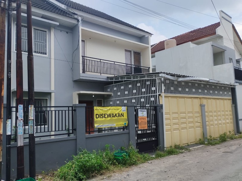 Disewakan Rumah Tinggal 2 Lantai Siap Huni Strategis di Laweyan, Karangasem, Laweyan, Surakarta