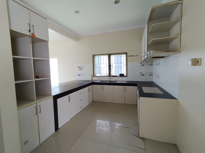 Disewakan Rumah Tinggal 2 Lantai Siap Huni Strategis di Laweyan, Karangasem, Laweyan, Surakarta