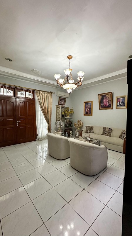 Rumah Luas Apik Dalam Komplek Diarea Jl Juanda Ciputat