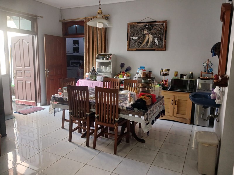 Rumah Luas Apik Dalam Komplek Diarea Jl Juanda Ciputat