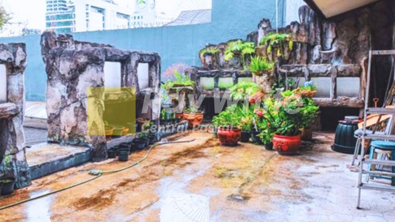 Ruko Strategis di Mainroad Naripan Bandung