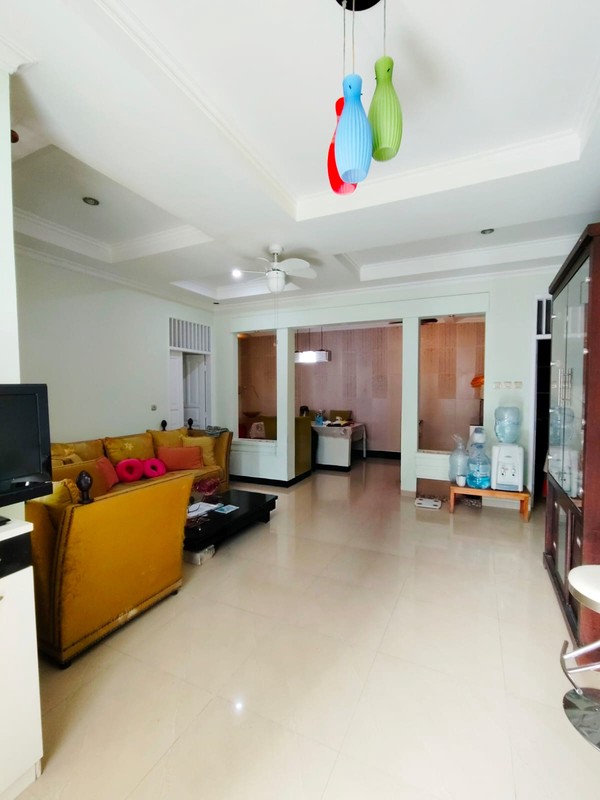 Rumah bagus baru renovasi, bebas banjir 2 Lantai, lokasi strategis di Pondok Jaya Bintaro