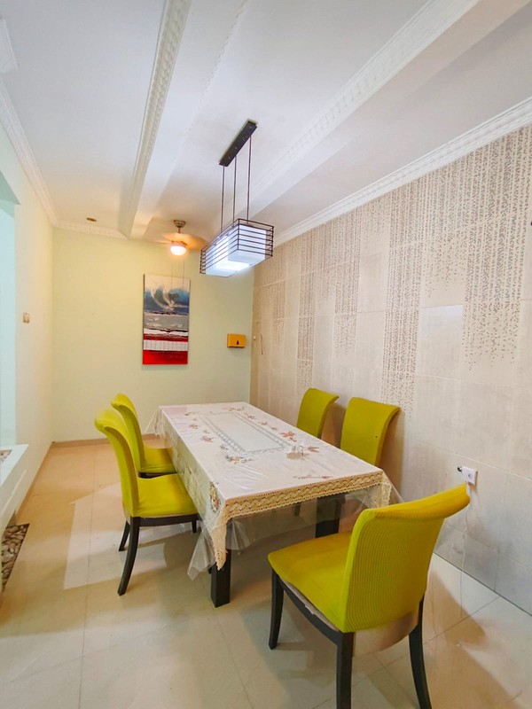 Rumah bagus baru renovasi, bebas banjir 2 Lantai, lokasi strategis di Pondok Jaya Bintaro