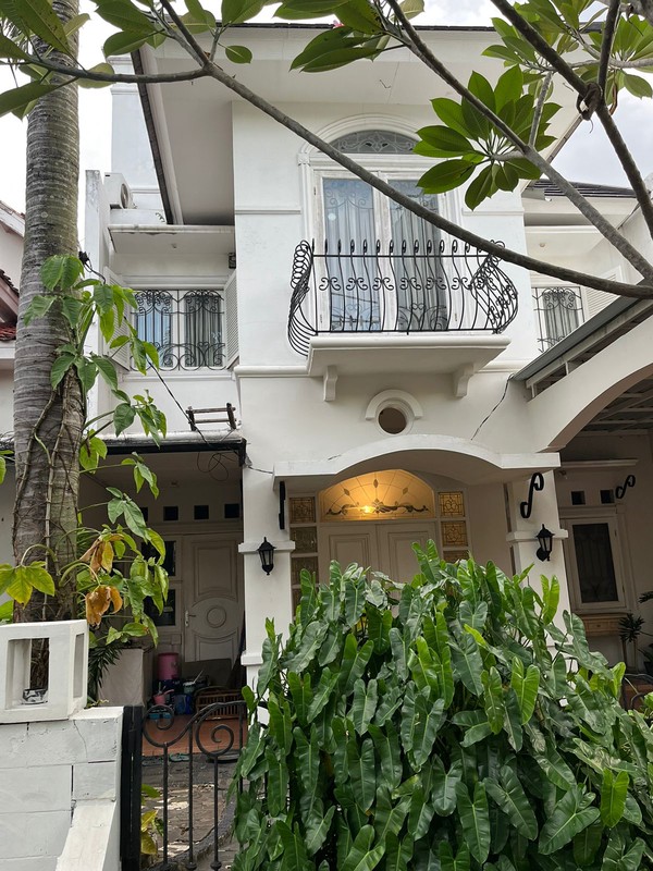 Rumah Bagus Di Villa Bintaro Regency, Jl Sumatera Pondok Aren Tangerang Selatan