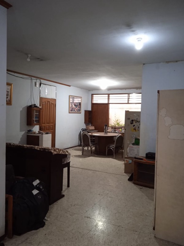 Rumah 3 Lantai Nol Jalan Raya Dukuh Kupang Barat - Cocok Usaha