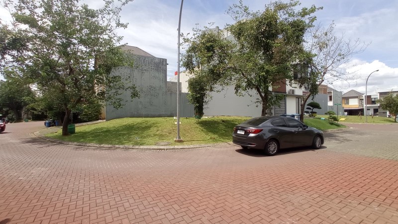 Kavling hoek siap bangun di Kireina Park BSD