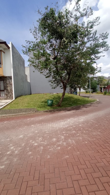 Kavling hoek siap bangun di Kireina Park BSD