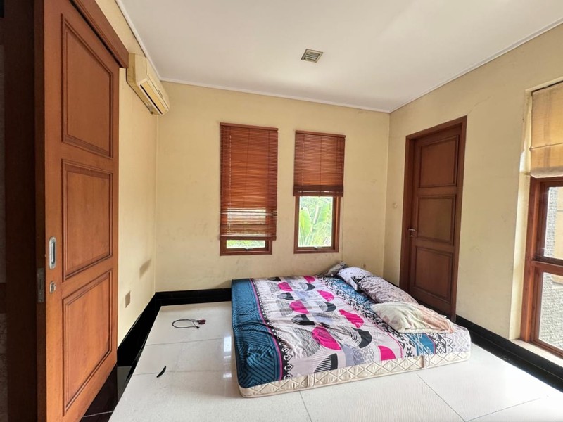 Dijual Rumah Posisi Hook Di Megapolitan Estated Cinere