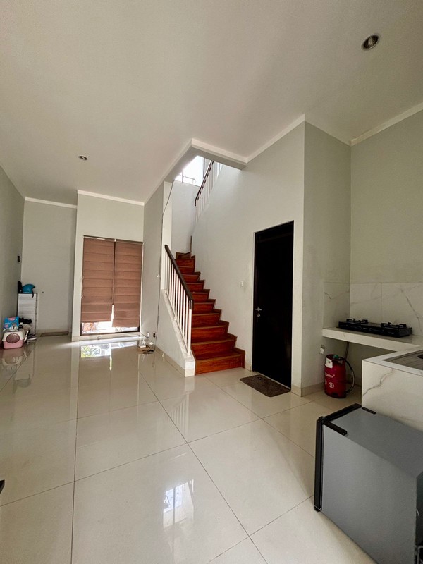 Rumah HOOK di Serua Ciputat SHM dalam Cluster KT 3 KM 3