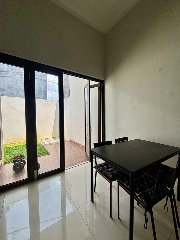 Rumah HOOK di Serua Ciputat SHM dalam Cluster KT 3 KM 3