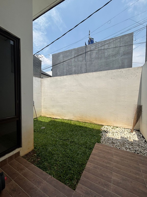 Rumah HOOK di Serua Ciputat SHM dalam Cluster KT 3 KM 3