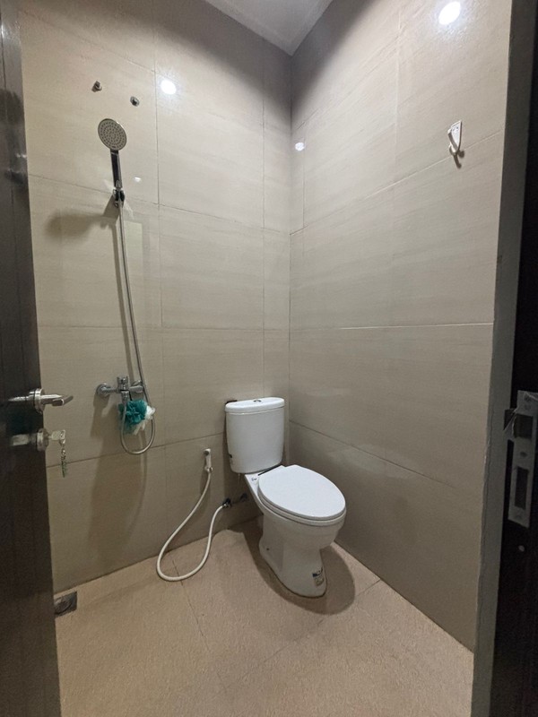 Rumah HOOK di Serua Ciputat SHM dalam Cluster KT 3 KM 3