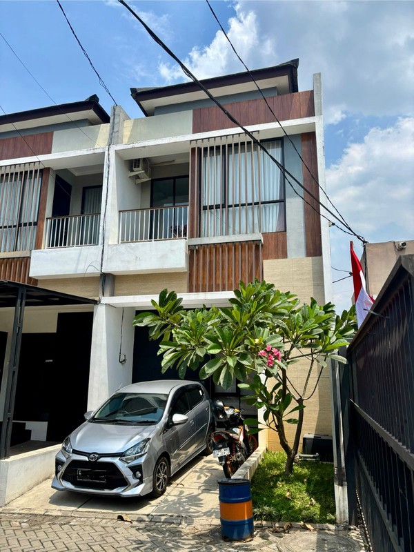 Rumah HOOK di Serua Ciputat SHM dalam Cluster KT 3 KM 3