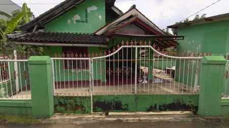 Rumah lama tanah luas di jatisampurna bekasi di jual cepat