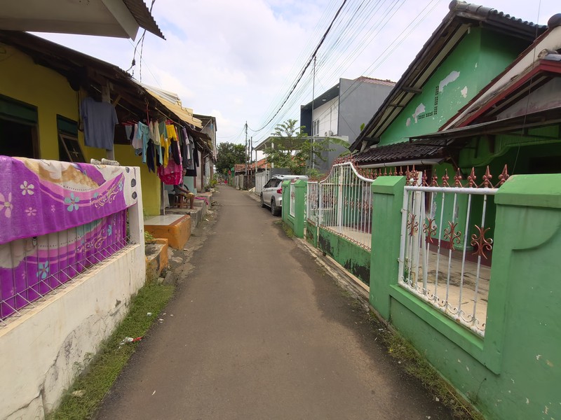 Rumah lama tanah luas di jatisampurna bekasi di jual cepat