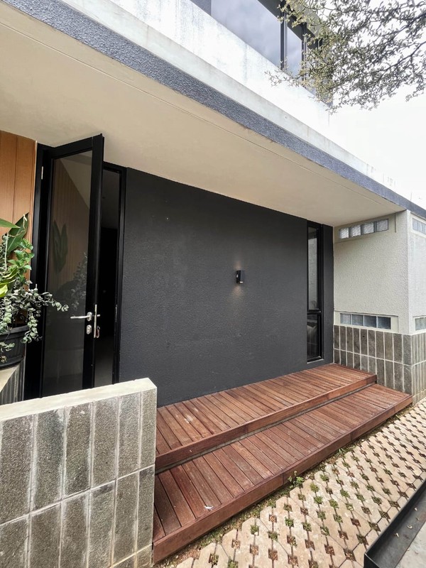Flash Sale. Rumah modern Favoury House, Serpong