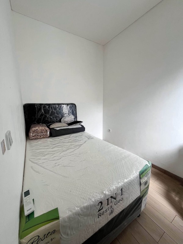 Flash Sale. Rumah modern Favoury House, Serpong