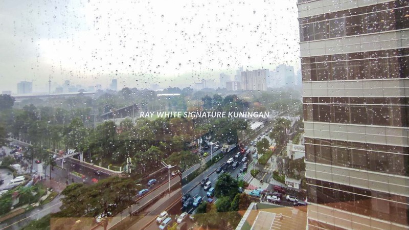 Office Space For Rent Mid Floor Fully Renovated at Menara Sudirman