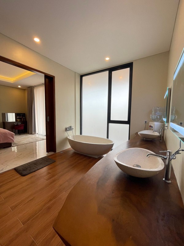 Rumah Baru Modern Minimalis Premium Rooftop City View di Pulomas