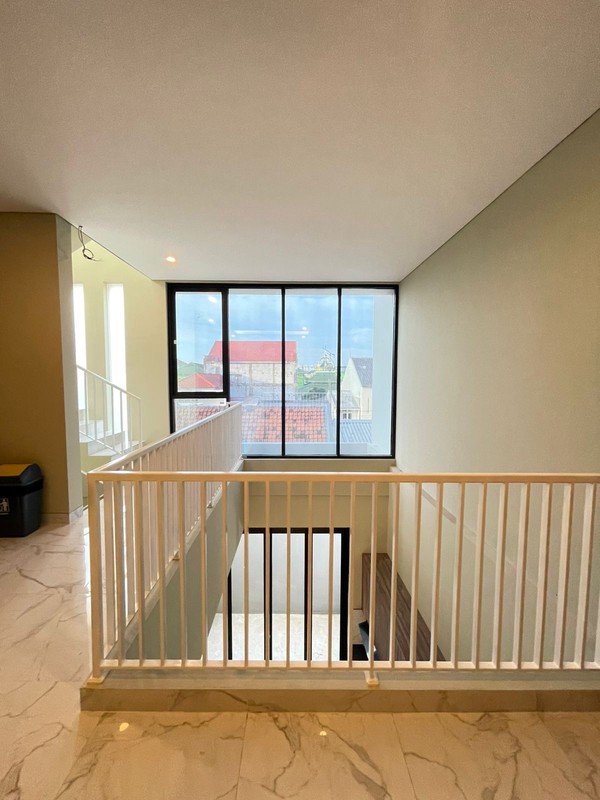 Rumah Baru Modern Minimalis Premium Rooftop City View di Pulomas