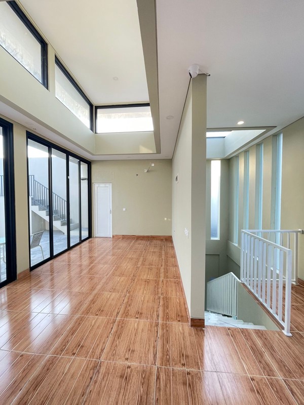 Rumah Baru Modern Minimalis Premium Rooftop City View di Pulomas