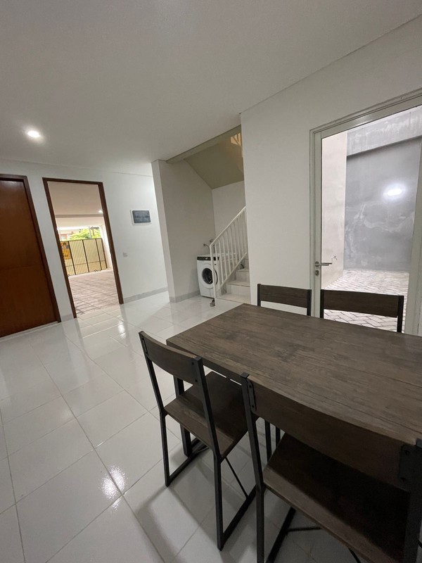 Rumah Baru Modern Minimalis Premium Rooftop City View di Pulomas