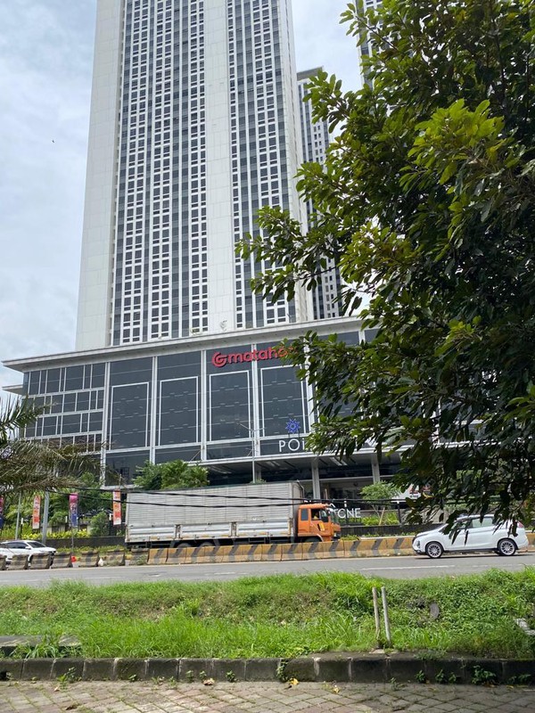 Ruko Gandeng 4 Lantai Cikarang, Parkir Luas, Siap Pakai  