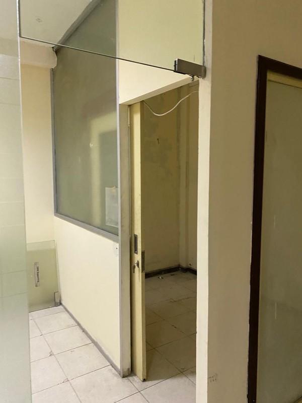 Ruko Gandeng 4 Lantai Cikarang, Parkir Luas, Siap Pakai  