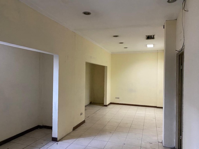 Ruko Gandeng 4 Lantai Cikarang, Parkir Luas, Siap Pakai  