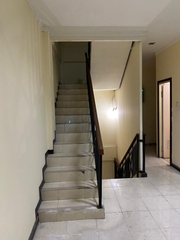 Ruko Gandeng 4 Lantai Cikarang, Parkir Luas, Siap Pakai  